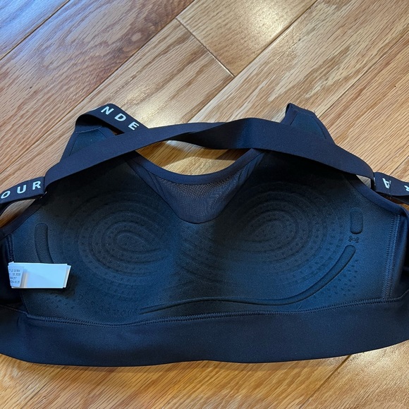 Under Armour Sports Bra Size SMALL 🖤 - Picture 4 of 11